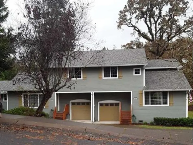 420 Holly Ave — Photo 2