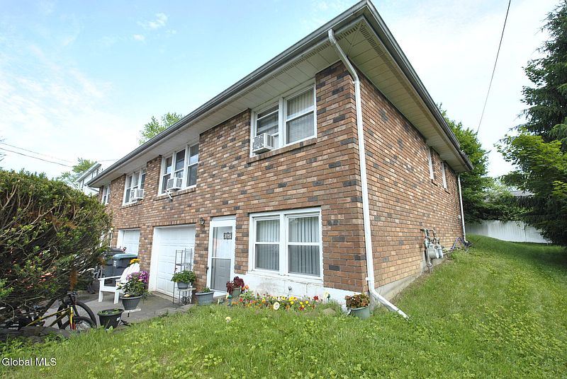 2nd image of 26 Quarry Drive