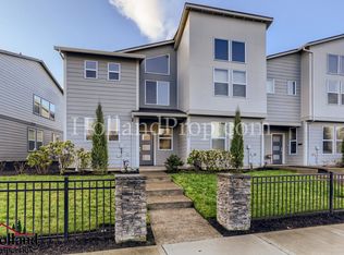 8032 SE Butternut Creek Pkwy, Hillsboro, OR