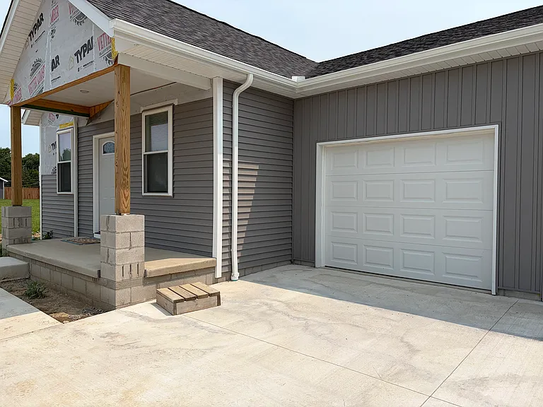 2819 Goldenrod Ln — Photo 1