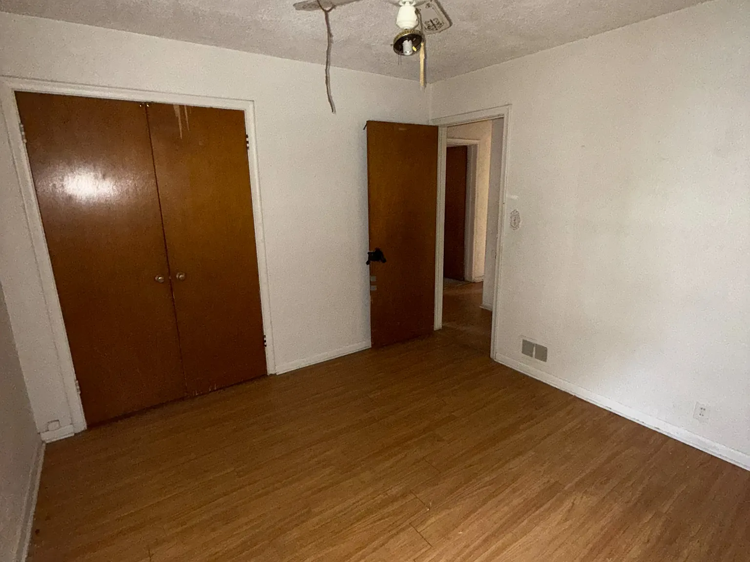 4 bed, 1.5 bath, 1500 sqft, $1,100 — Photo 4