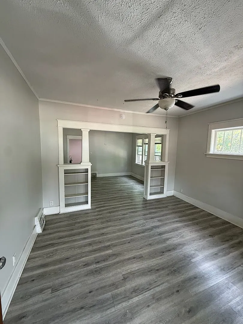 2113 S Meade Street — Photo 2