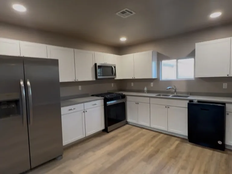 800 Delaware Ave — Photo 2