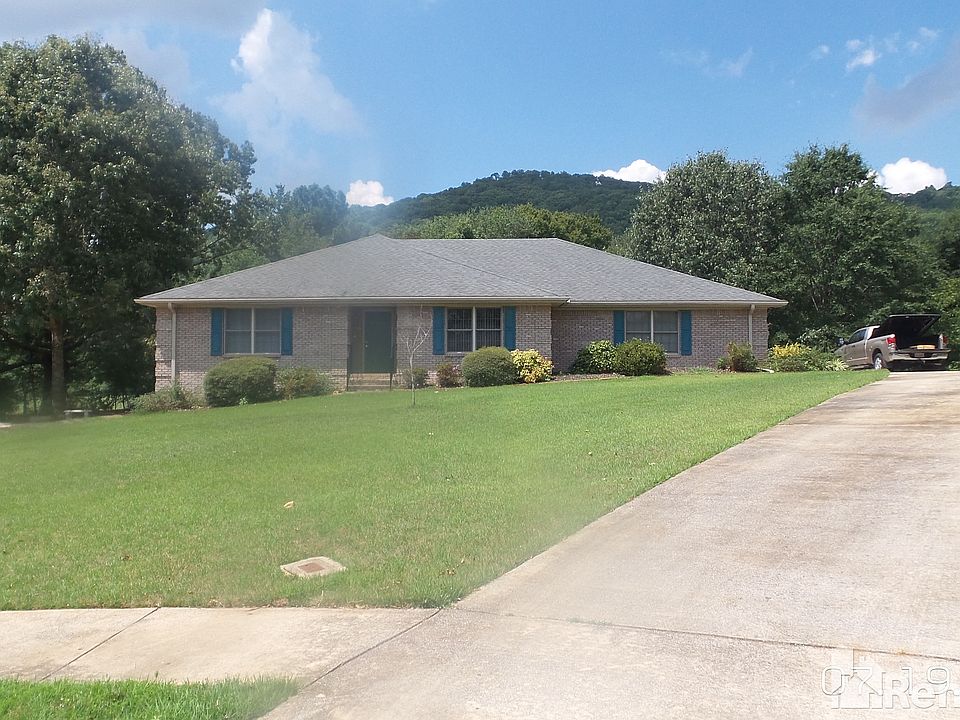 1st image of 122 Chambray Dr