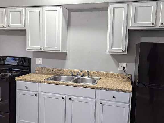 2nd image of 2825 Westknolls Ln APT 3