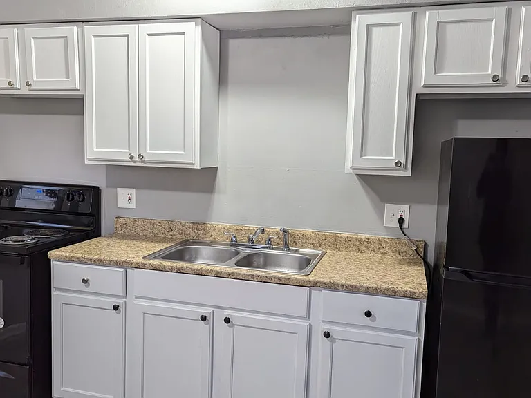 2825 Westknolls Ln #3 — Photo 2