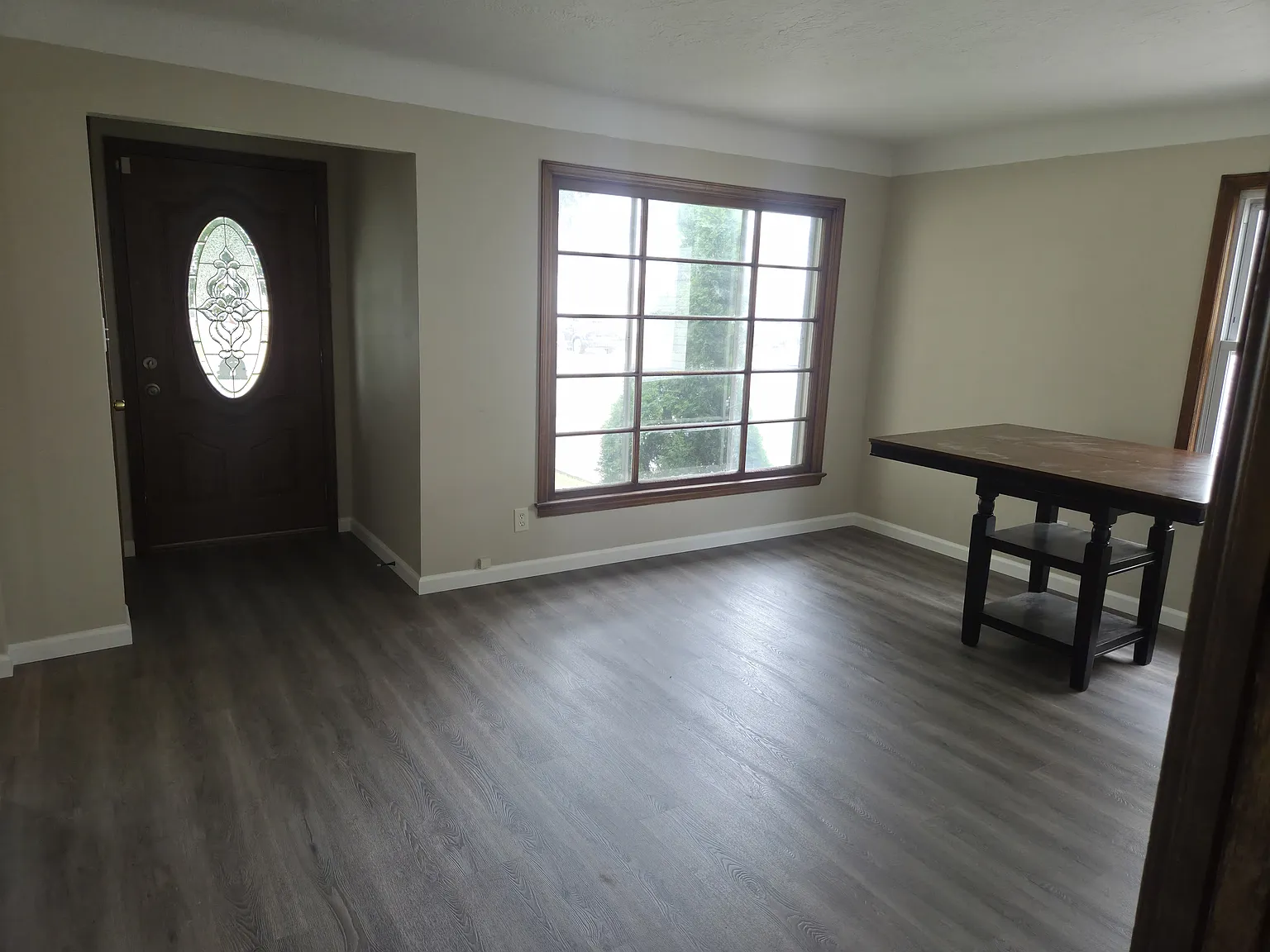 3 bed, 1140 sqft, $1,800 — Photo 2