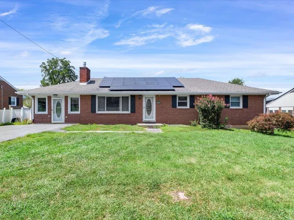 1102 Maiden Ln, Bedford, VA 24523