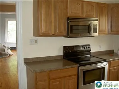 110 E Raspberry St — Photo 8