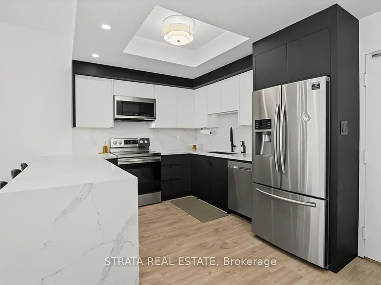 20 Dean Park Rd #Penthouse 8 — Photo 4
