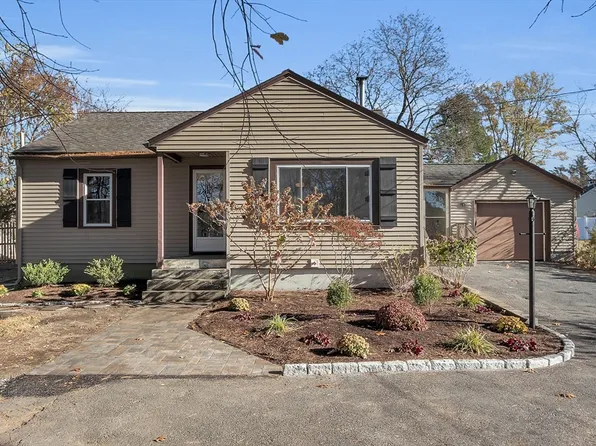 80 Upton Rd, Westborough, MA 01581