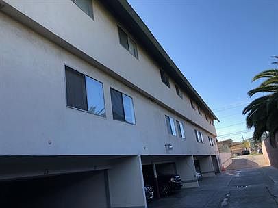 3rd image of 1451 W 105th St #10
