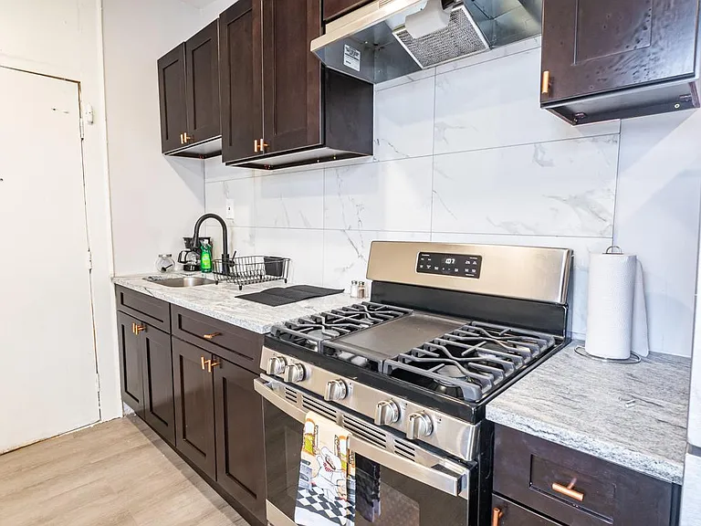 62 Van Buren St #3 — Photo 2
