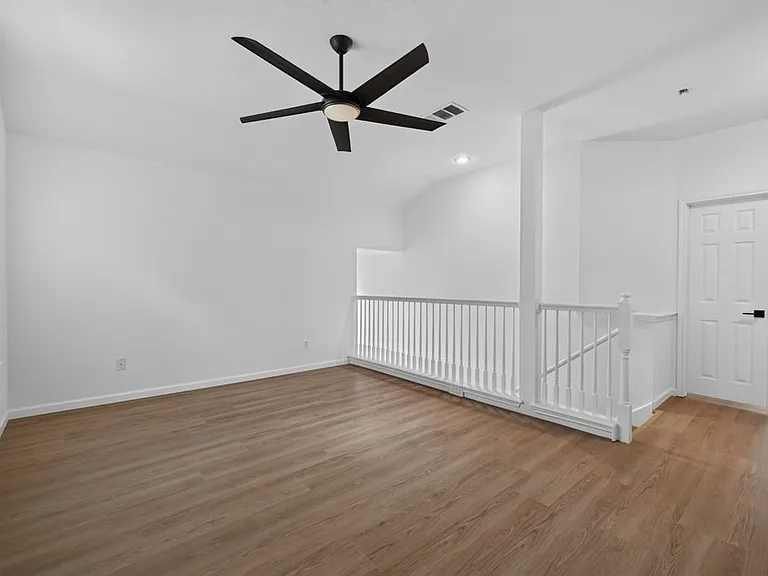 10416 Beard Ave — Photo 17