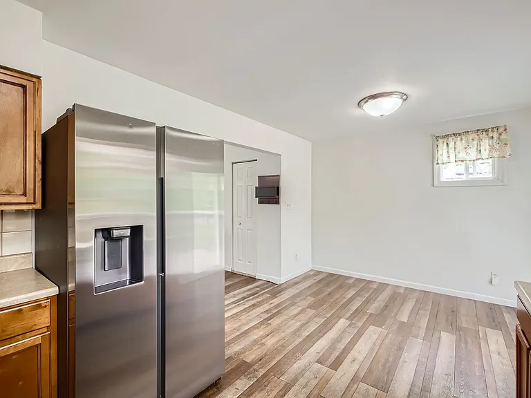 605 Raemar Dr — Photo 8