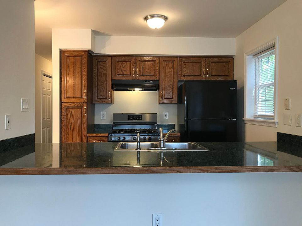 Kitchen with Breakfast Bar & All New Appliances