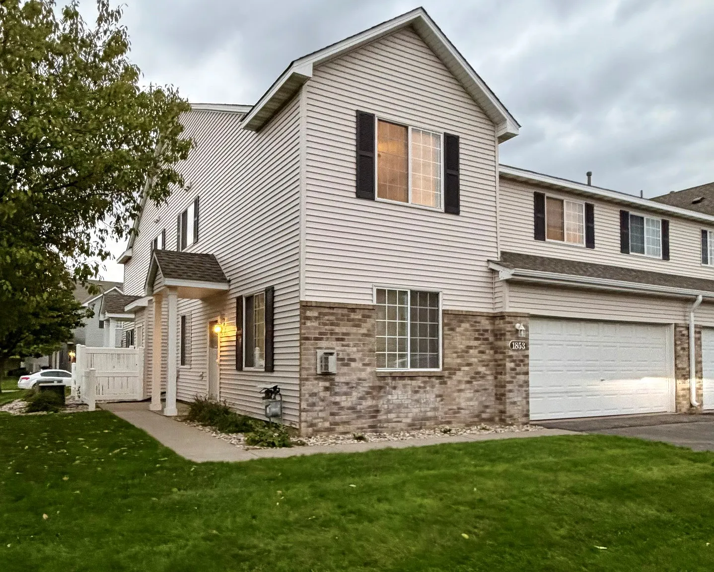 3 bed, 1.5 bath, 1562 sqft, $2,450 — Photo 1