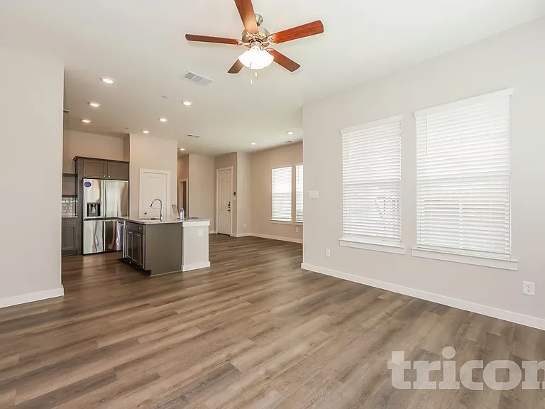 106 Cherwell Ct — Photo 3