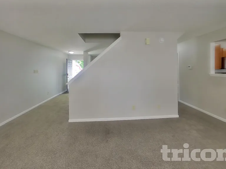 10904 Wymm Ln — Photo 3