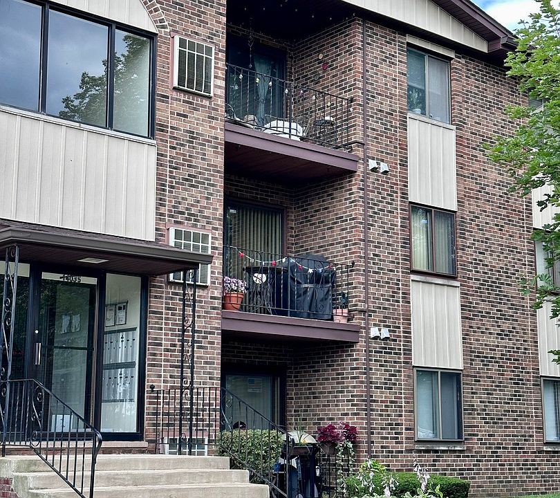 1st image of 14035 Laramie Ave APT 422