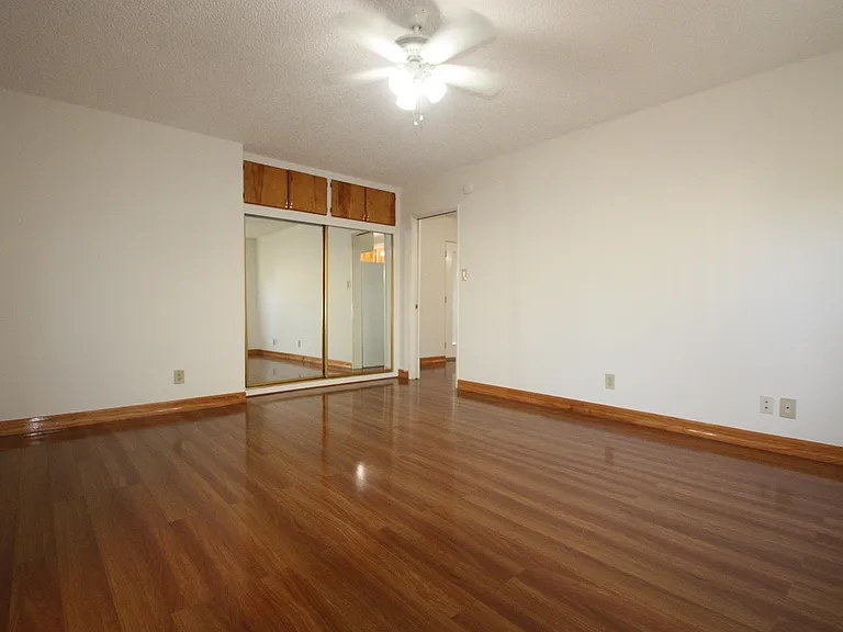 2262 S Carmelina Ave — Photo 21