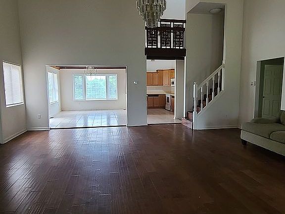 5th image of 810 Lanning Ln