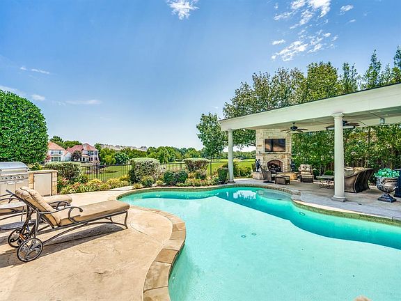 3rd image of 5709 Northbrook Dr