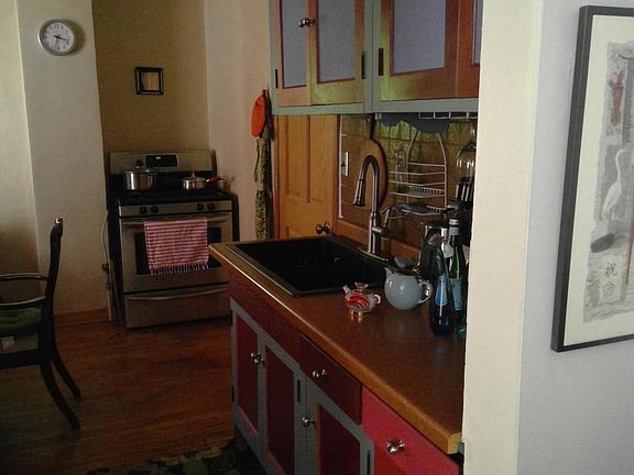 5th image of 2219 24th Ave S #1