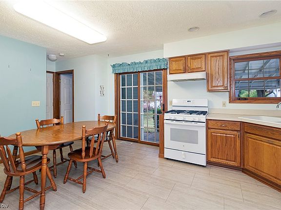 4th image of 13301 Heatherwood Dr