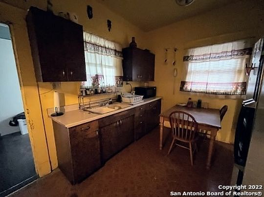 5th image of 517 Wickes St