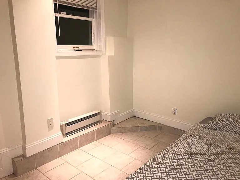 Finished basement - 4th bedroom