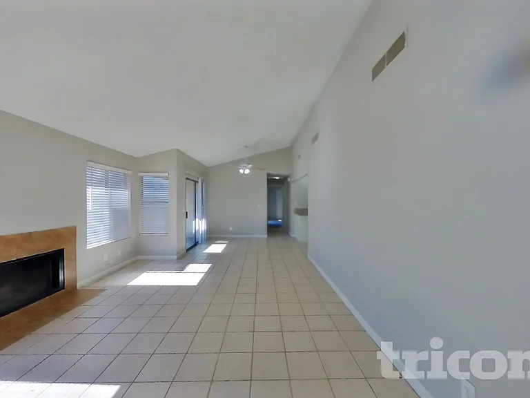 5429 Requa Ave — Photo 2