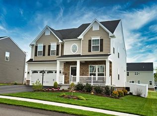 1011 Weatherburn Dr, Valencia, PA 16059