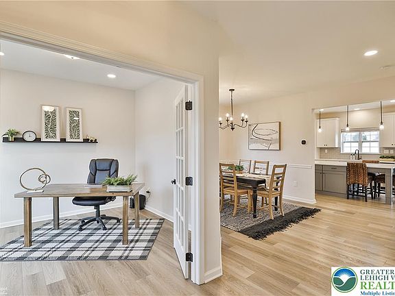 5th image of 3514 Coventry Dr