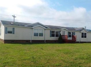124 Woodfield Dr, Taylorsville, NC 28681