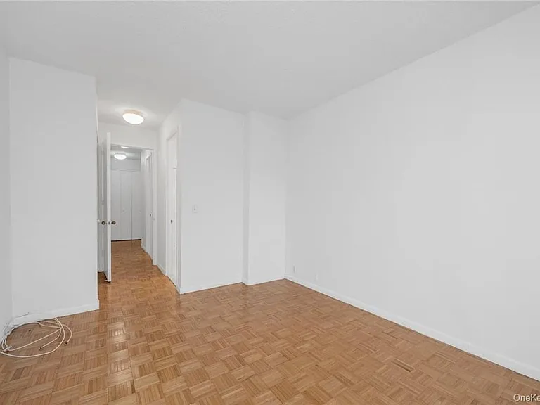 35 N Chatsworth Ave #3V — Photo 14