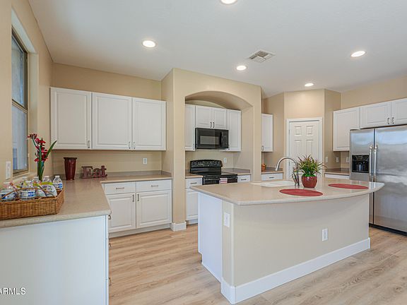 3rd image of 41615 W CHIMAYO Court