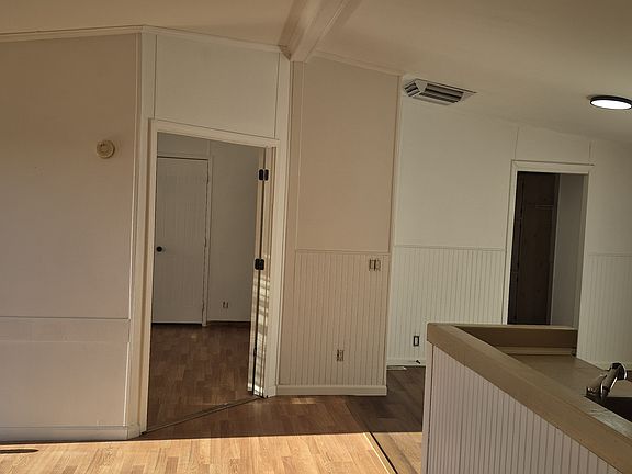 5th image of 716 4th St SW