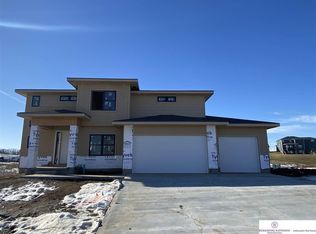 670 N 11th Cir, Springfield, NE 68059