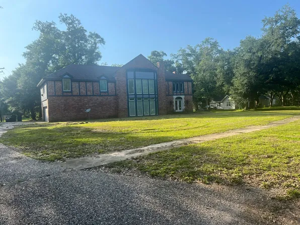 4149 Ferndale Dr, Port Arthur, TX 77642