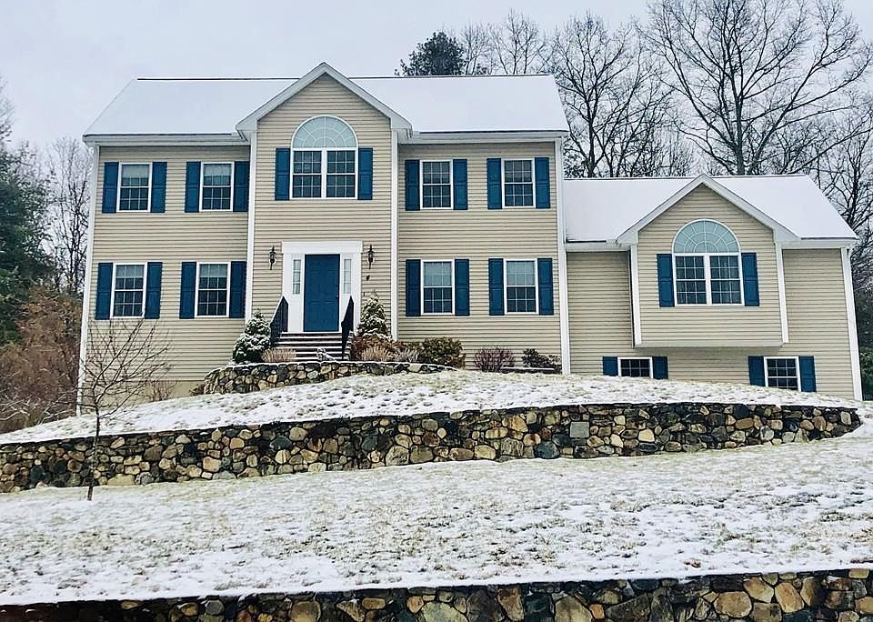 1st image of 4 Myers Ln