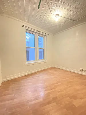 Rented by Bond New York | media 5