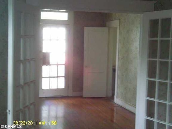 5th image of 3514 Moody Ave