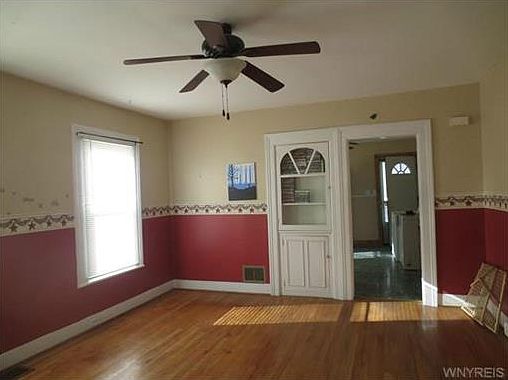 3rd image of 45 Livingston St