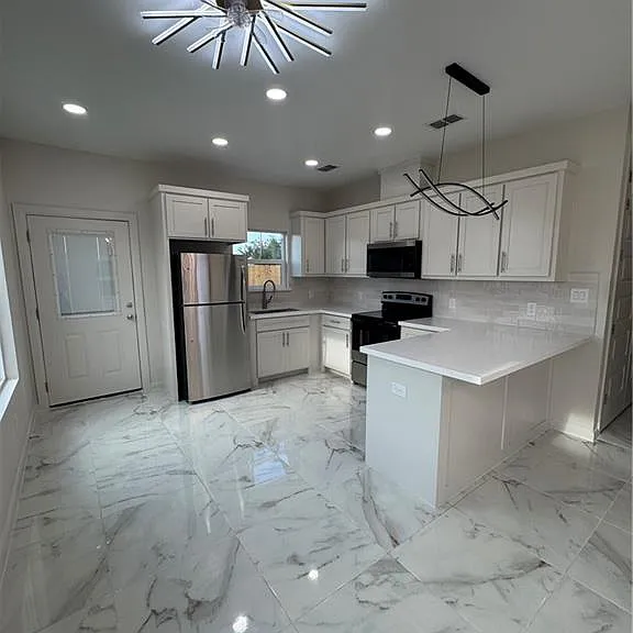 108 Dove St #3 — Photo 3