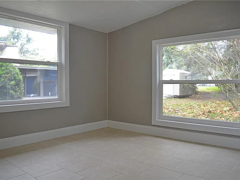 647 S Delaware Ave — Photo 9