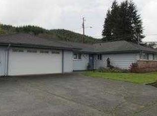 3020 Maple Dr, Reedsport, OR 97467