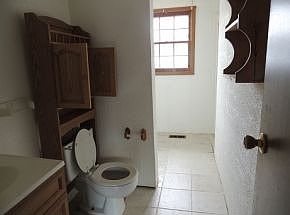 4th image of 709 W 15th St N