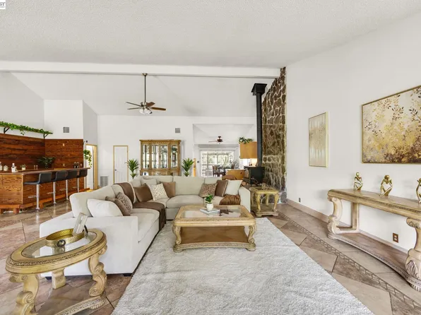 2857 Randall Way, Hayward, CA 94541