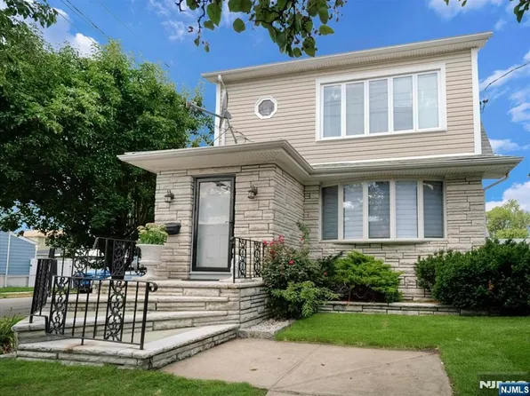 69 Main Ave, Wallington, NJ 07057